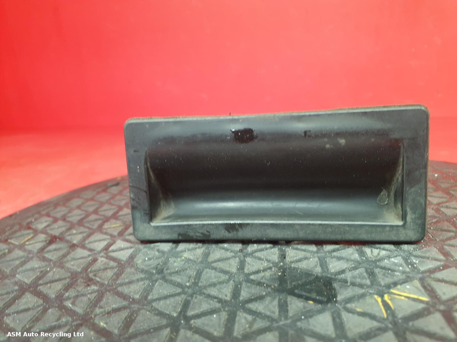 View Auto part Tailgate Handle Volkswagen Passat 2011