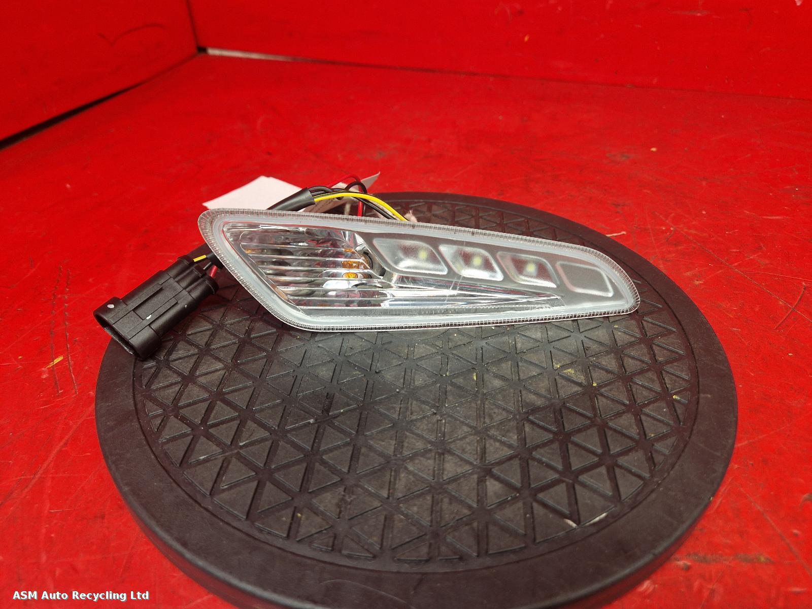 View Auto part L Repeater Lamp Vespa Elettrica 2023