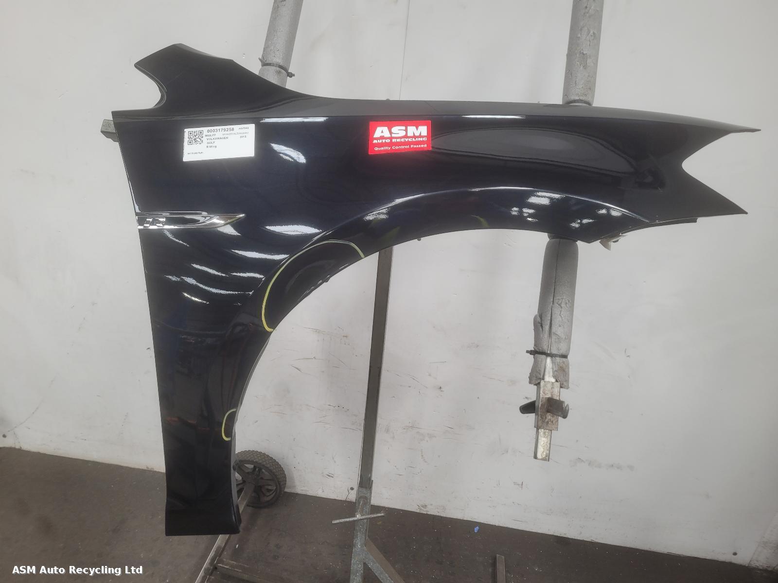 View Auto part R Wing Volkswagen Golf 2018
