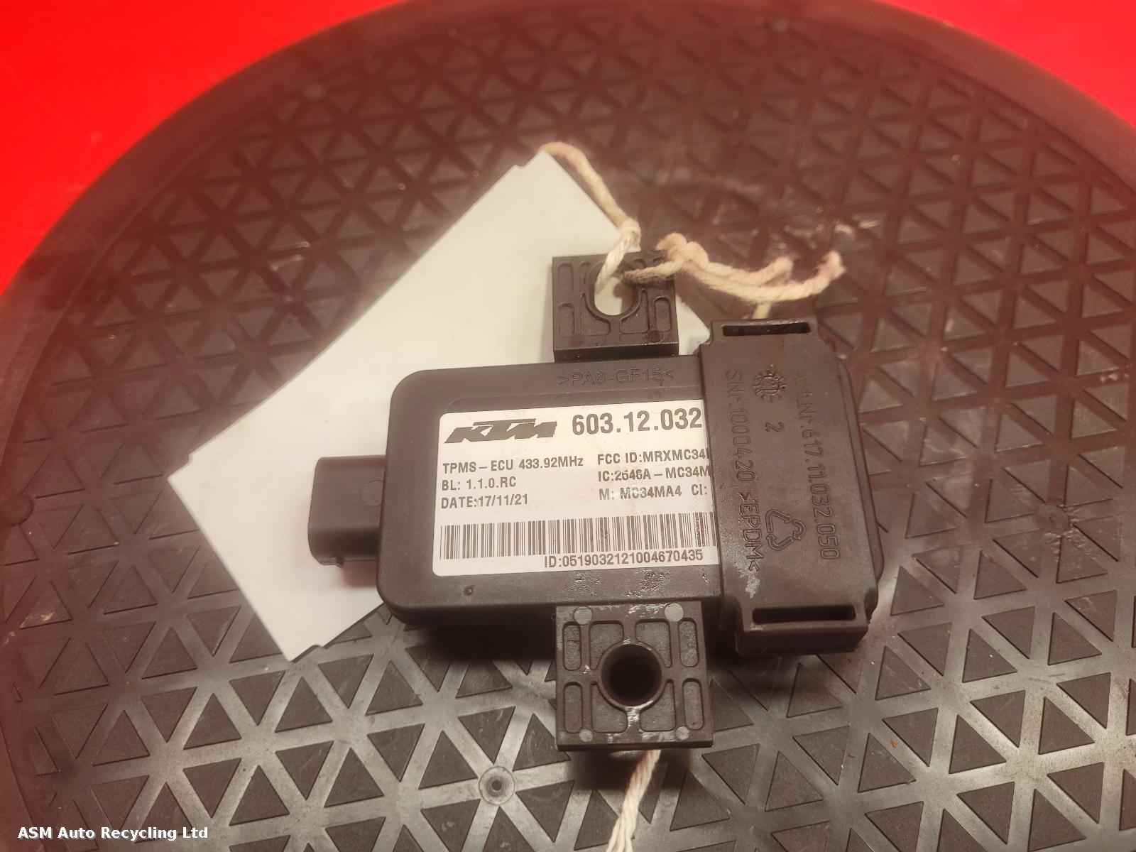 View Auto part ECU Ktm 1290 Super Duke R Evo 2022