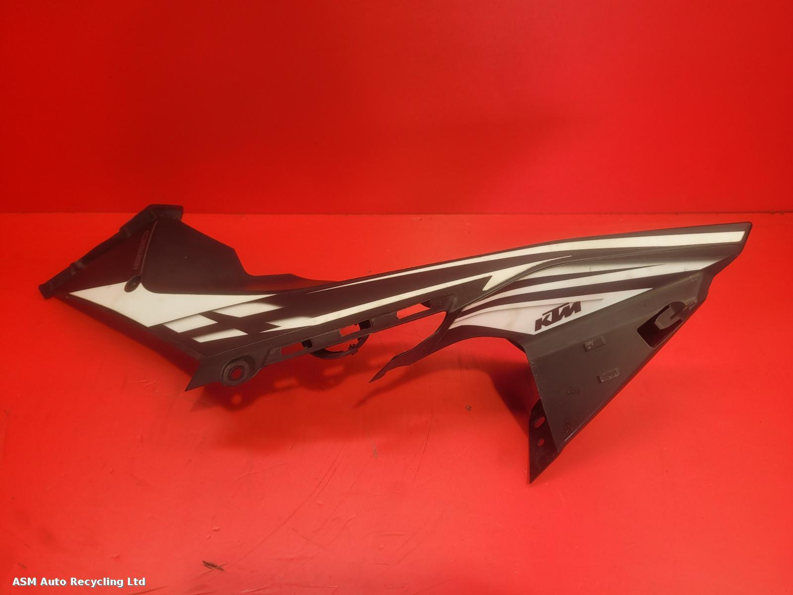 View Auto part Tank Trim Ktm 1290 Super Duke R Evo 2022