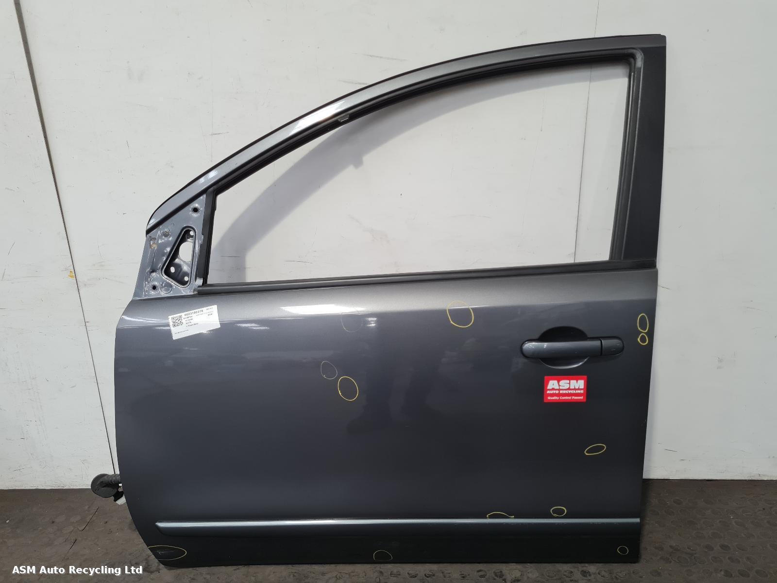 View Auto part L Front Door Nissan Note 2006