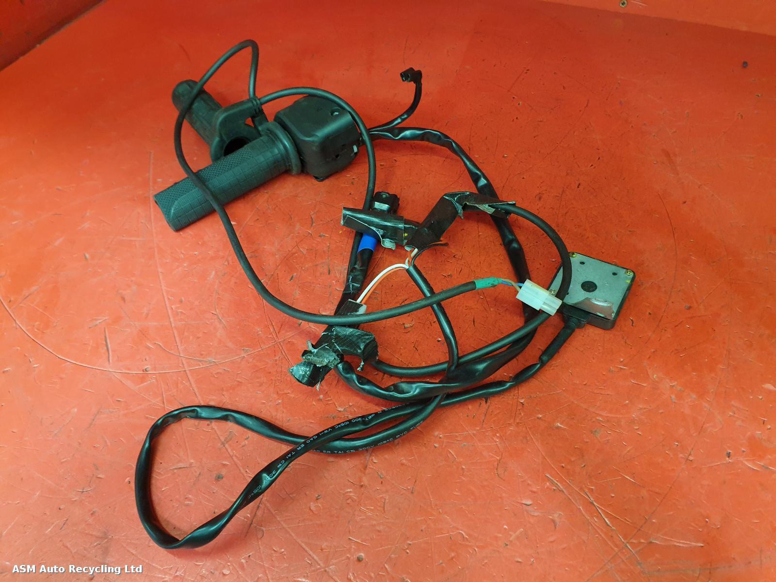 View Auto part RH Switch Gear Kawasaki Kle 650 Versys 2024
