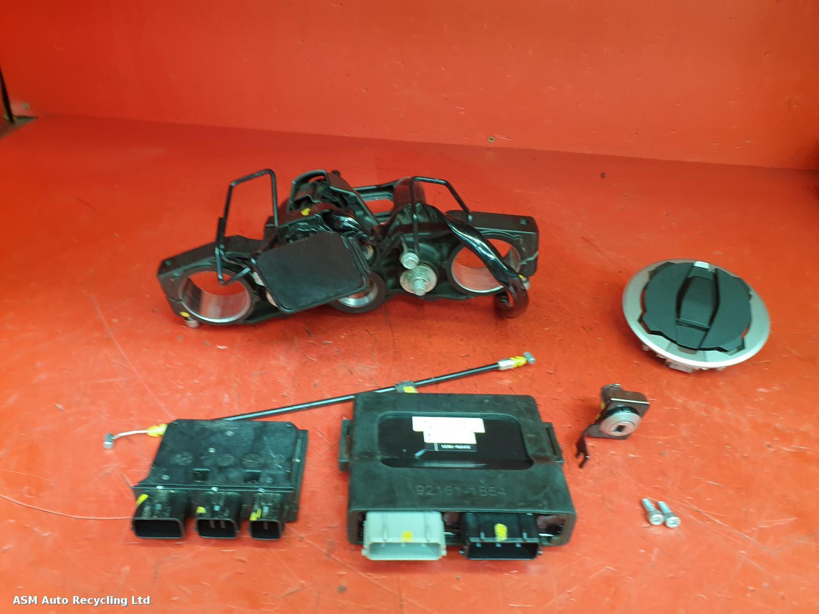 View Auto part Comp.Lock Set + Keys Kawasaki Kle 650 Versys 2024