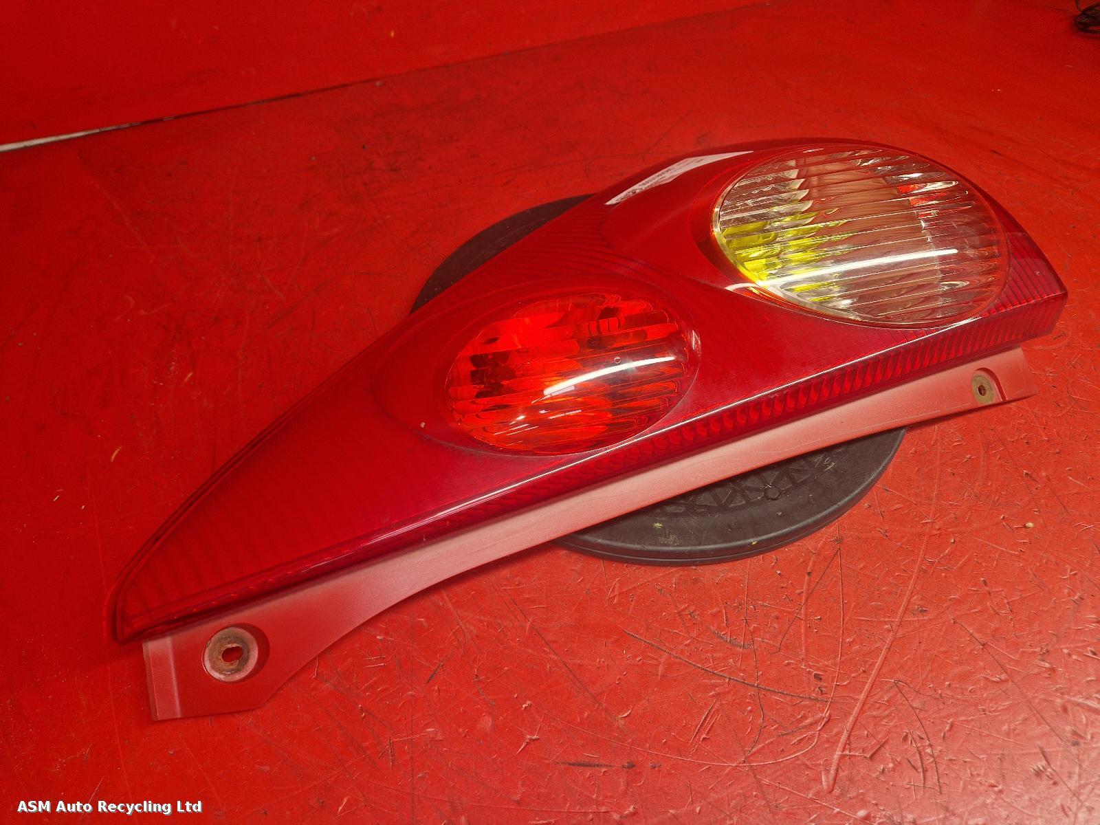 View Auto part R Taillight Peugeot 107 2006