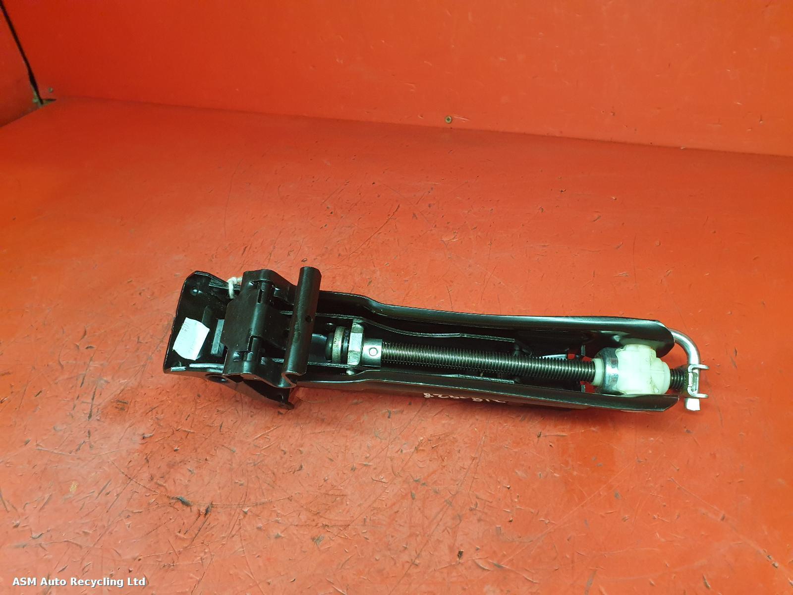 View Auto part Jack Skoda Fabia 2013