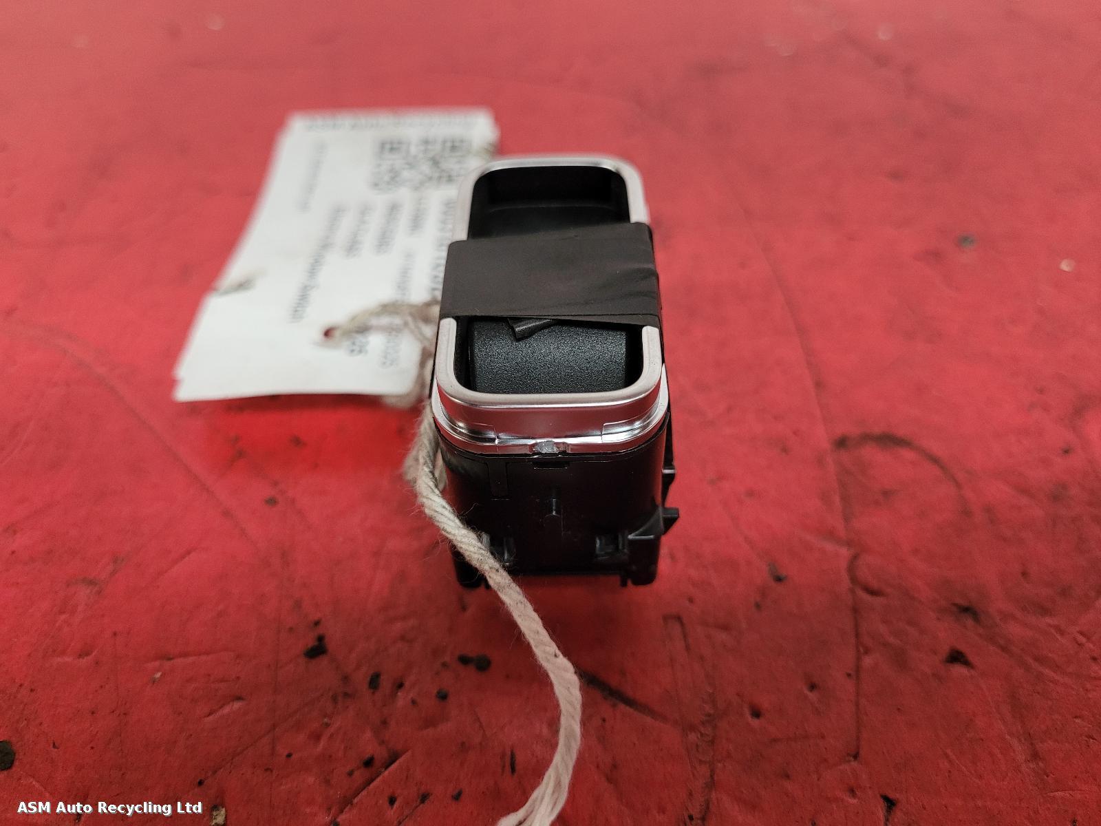 View Auto part Elect. Window Switch Mercedes Gla Class 2025