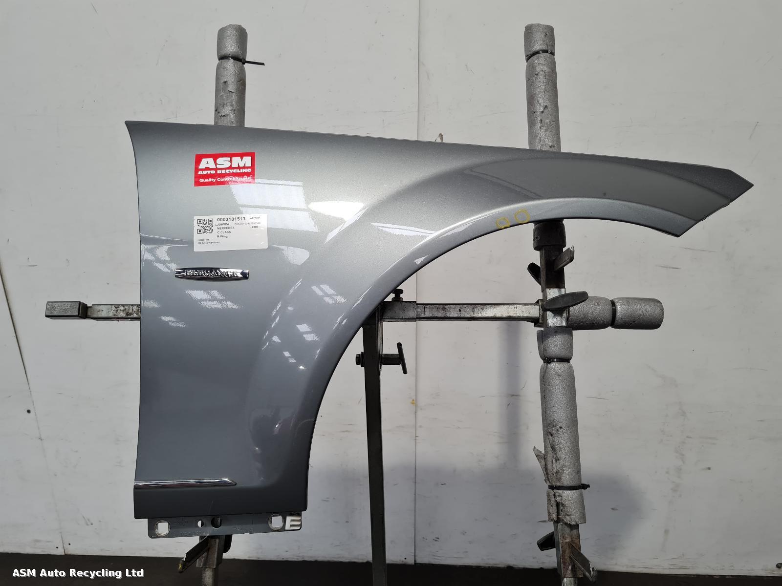 View Auto part R Wing Mercedes C Class 2009