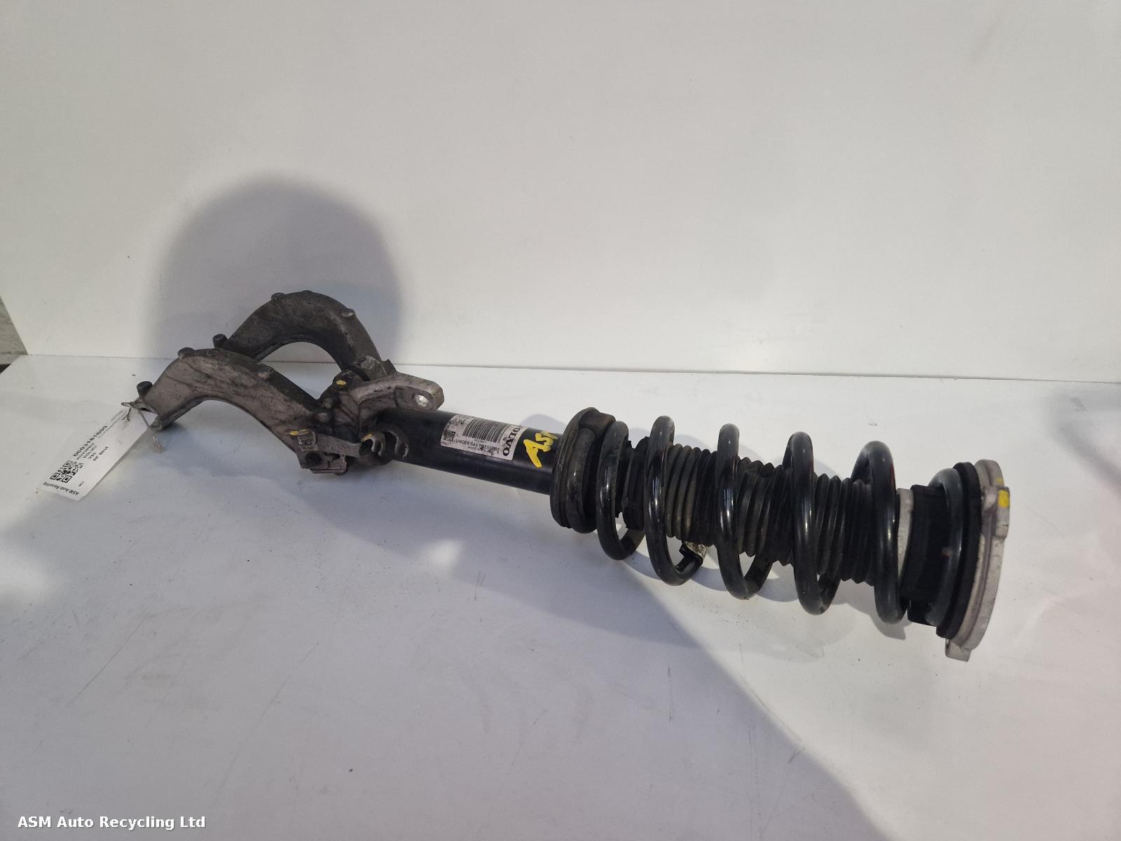 View Auto part RF Strut Volvo V90 2023