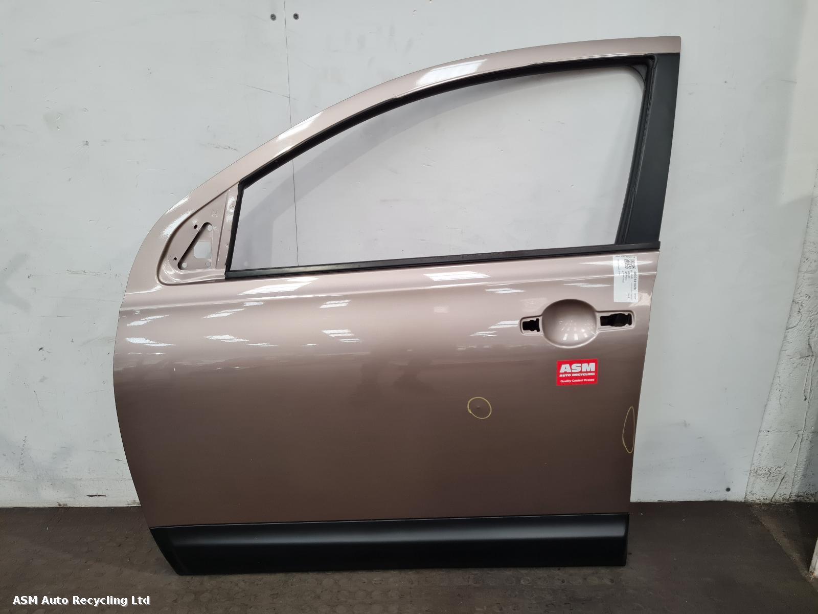 View Auto part L Front Door Nissan Qashqai 2013