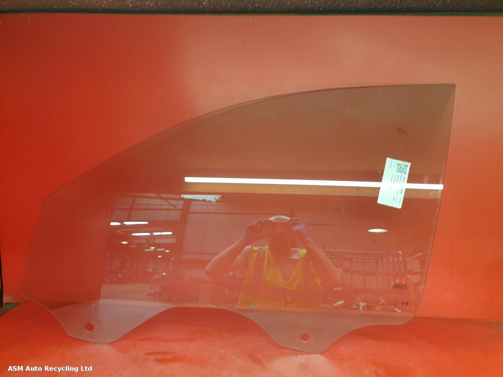 View Auto part LF Door Window Porsche Cayenne 2005