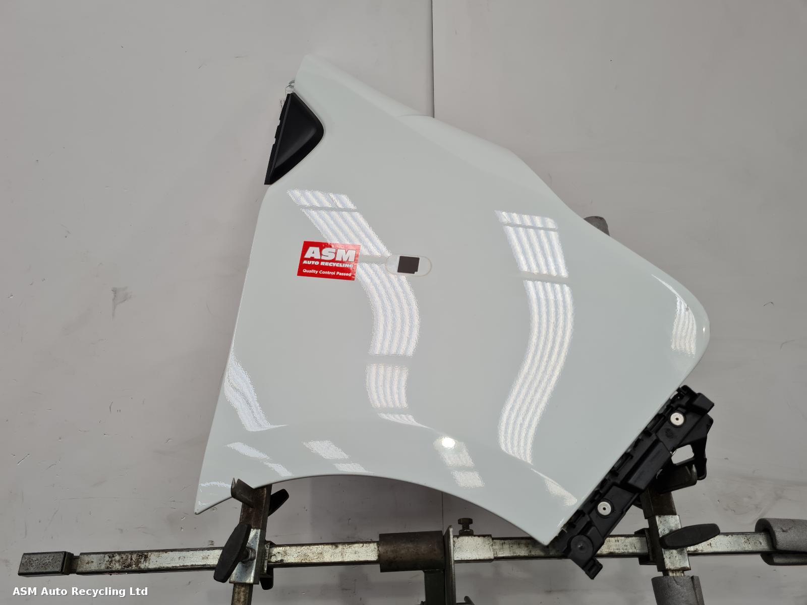 View Auto part R Wing Renault Trafic 2018