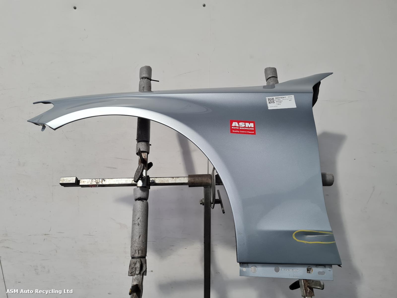 View Auto part L Wing Mercedes C Class 2017