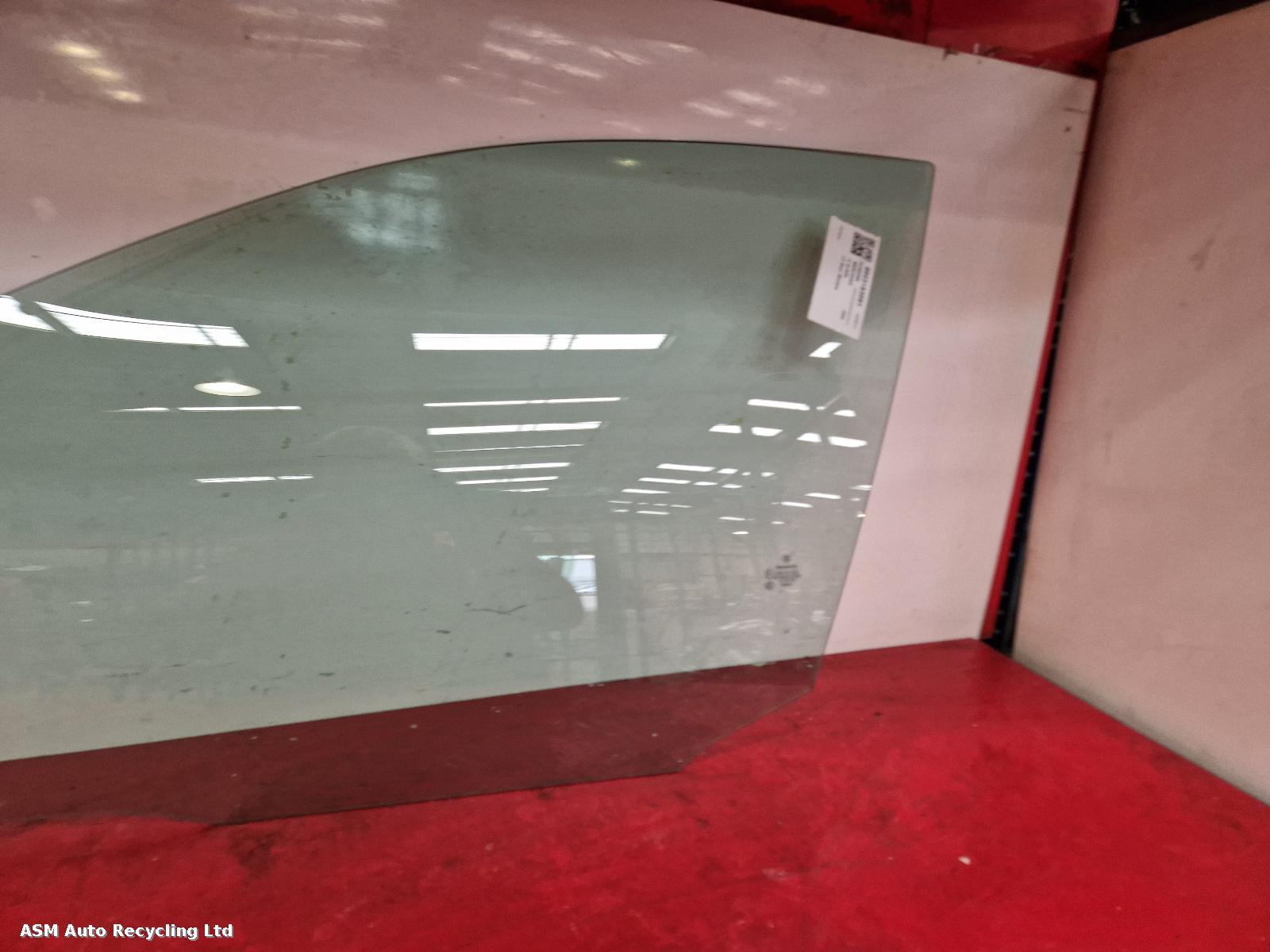 View Auto part LF Door Window Mercedes C Class 2009
