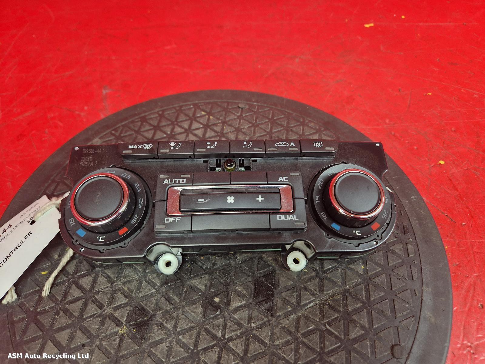 View Auto part Heater/AC Controller Skoda Octavia 2011