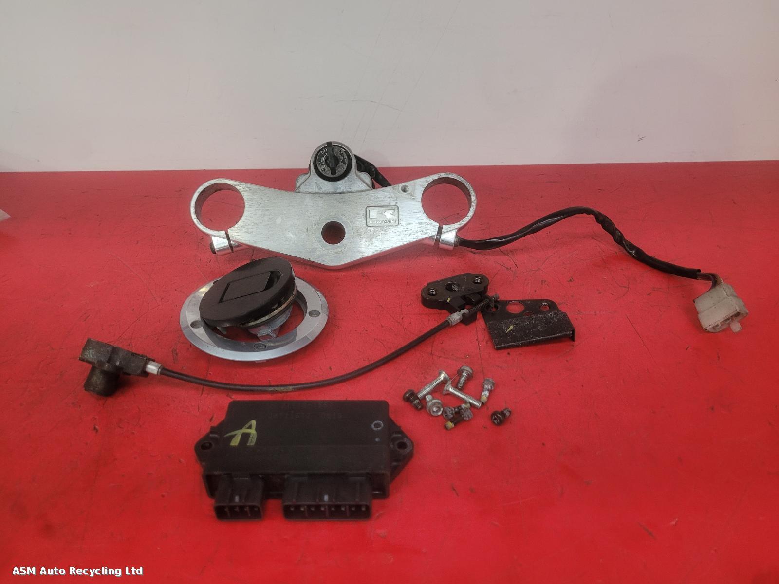 View Auto part Comp.Lock Set + Keys Kawasaki Zx 600 2002