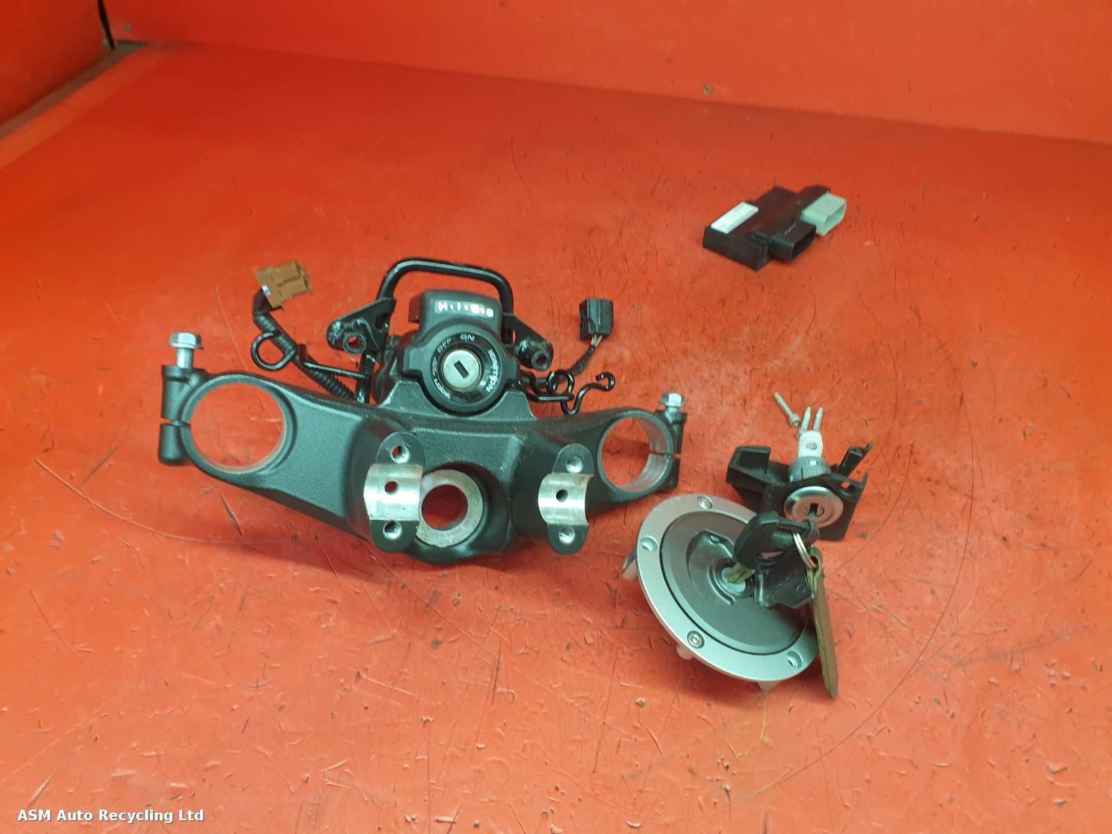 View Auto part Comp.Lock Set + Keys Honda Cb 650 Fa 2016