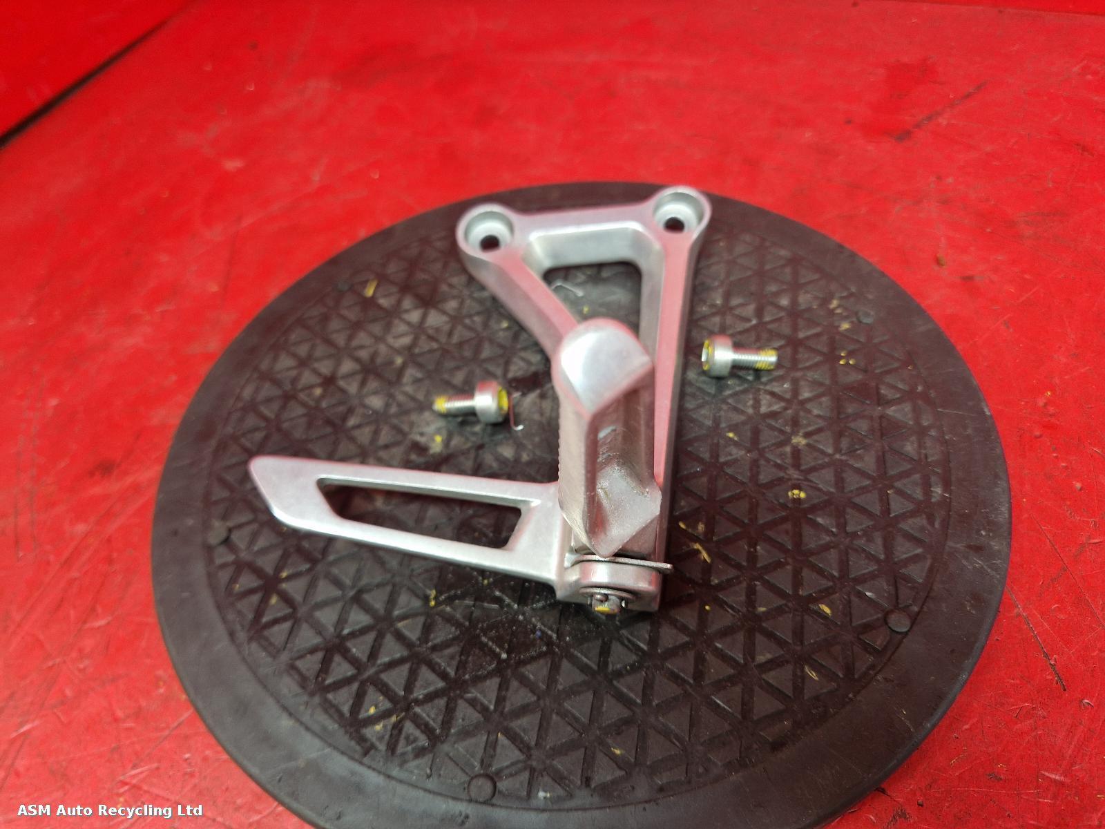 View Auto part Right Footrest Honda Cb 650 Fa 2016