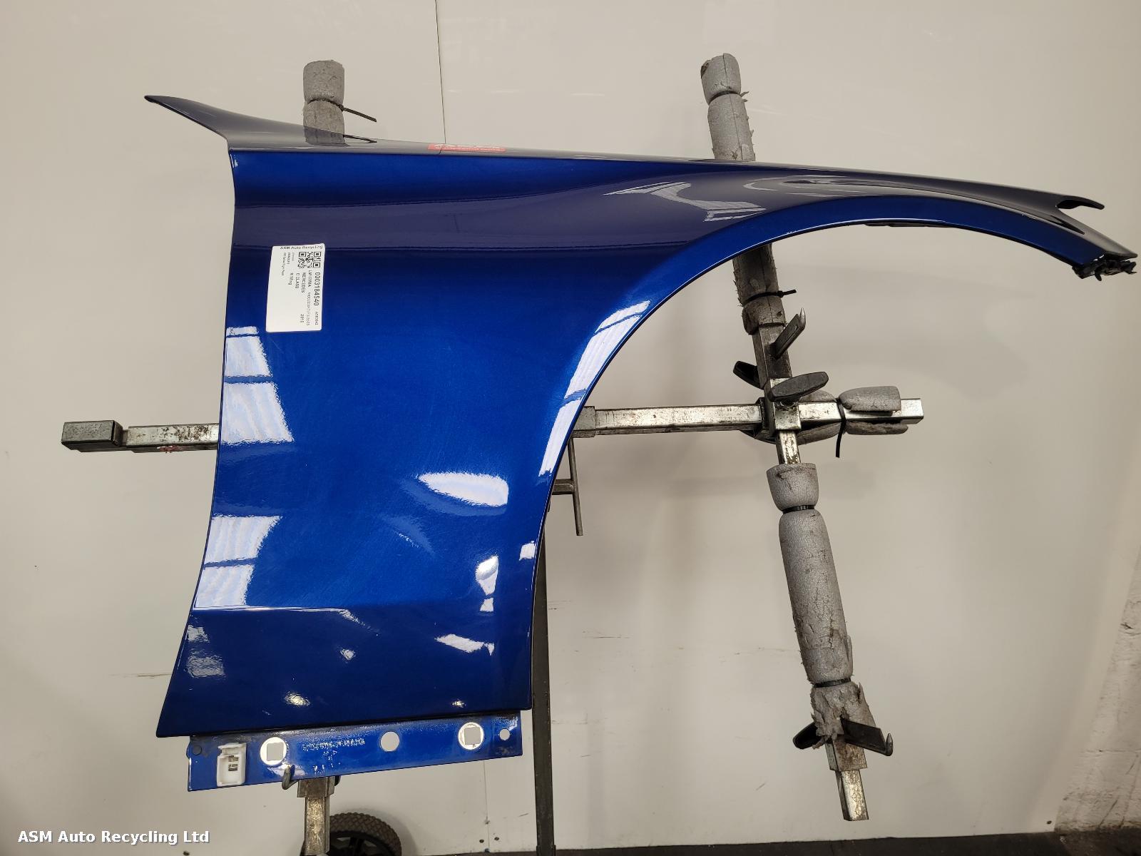 View Auto part R Wing Mercedes C Class 2016