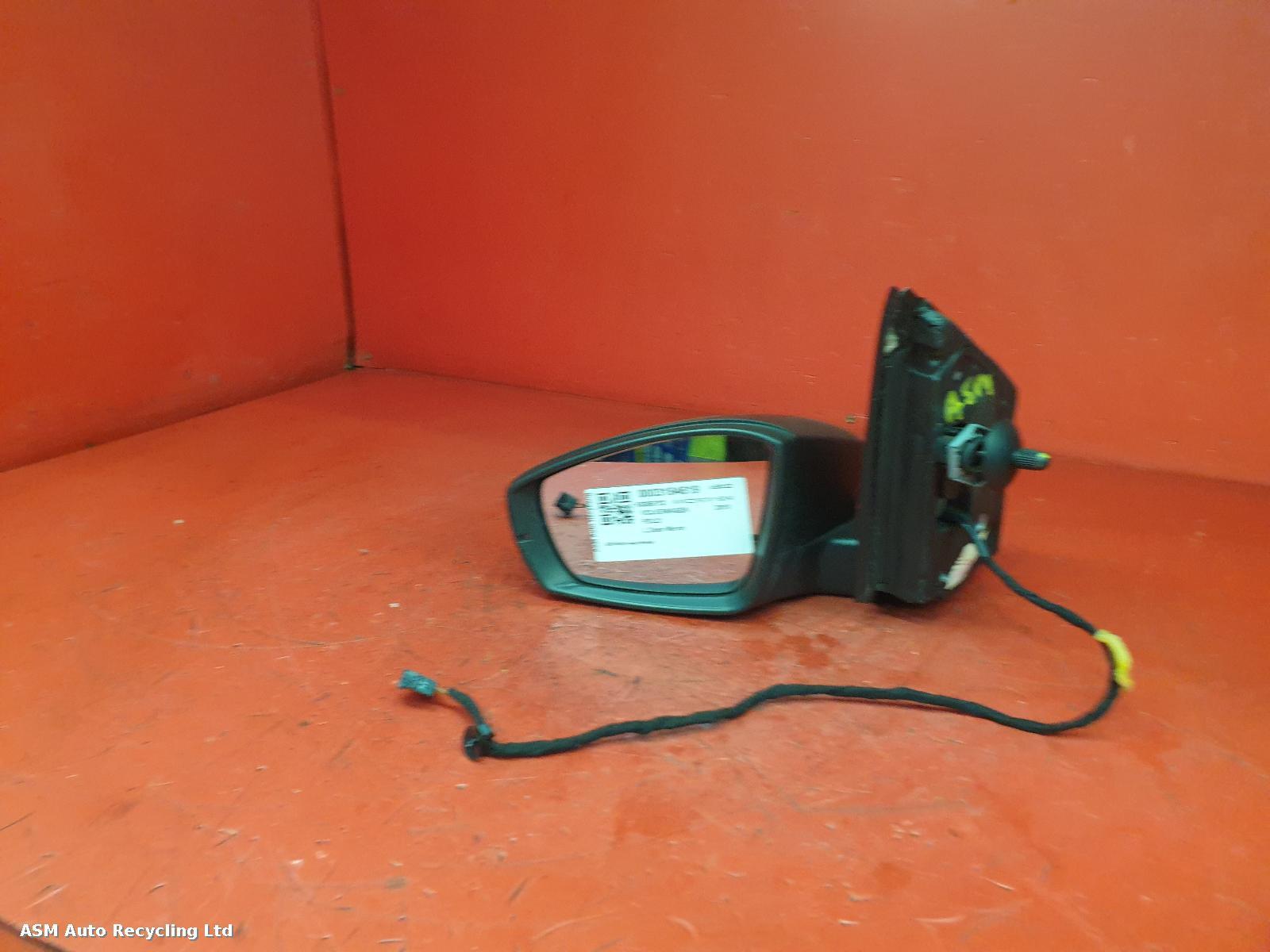 View Auto part L Door Mirror Volkswagen Polo 2010