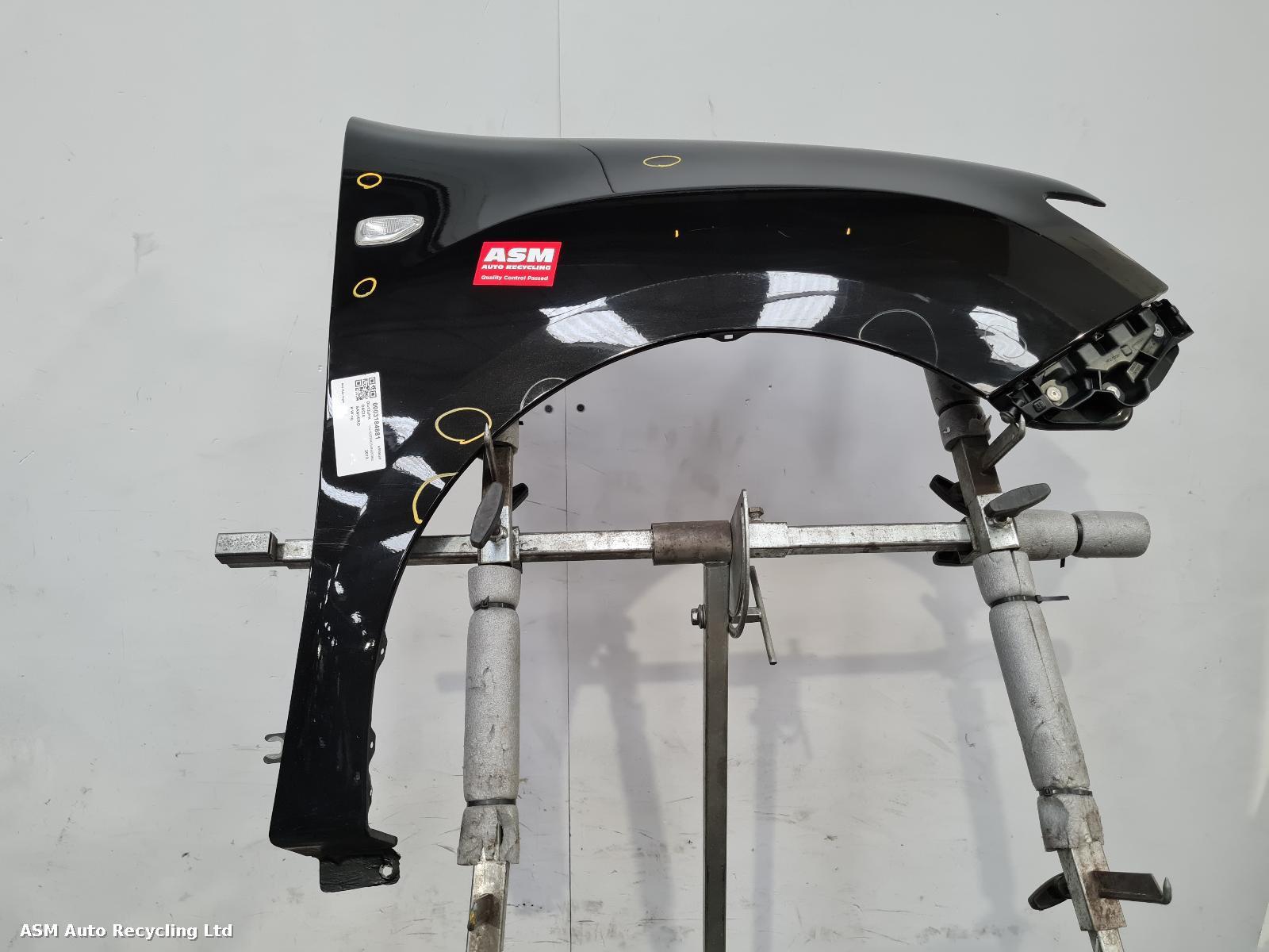 View Auto part R Wing Dacia Sandero 2013