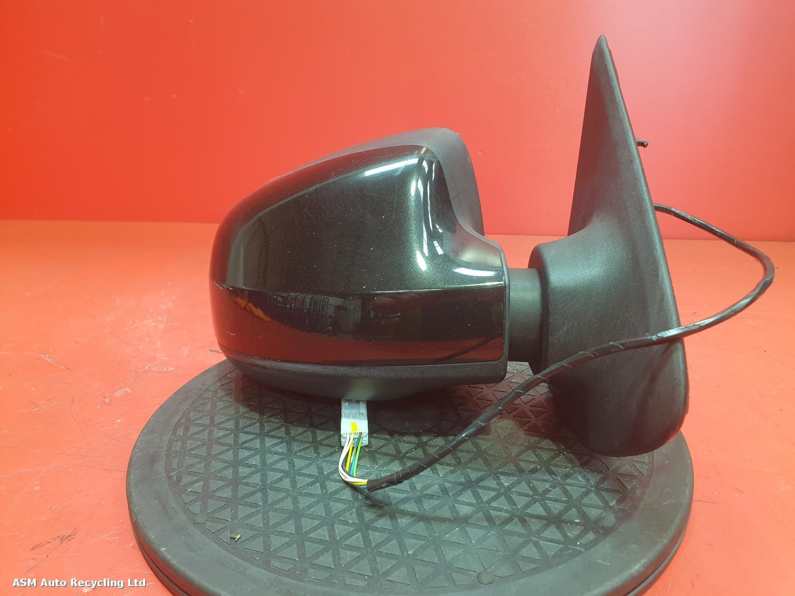 View Auto part R Door Mirror Dacia Sandero 2013
