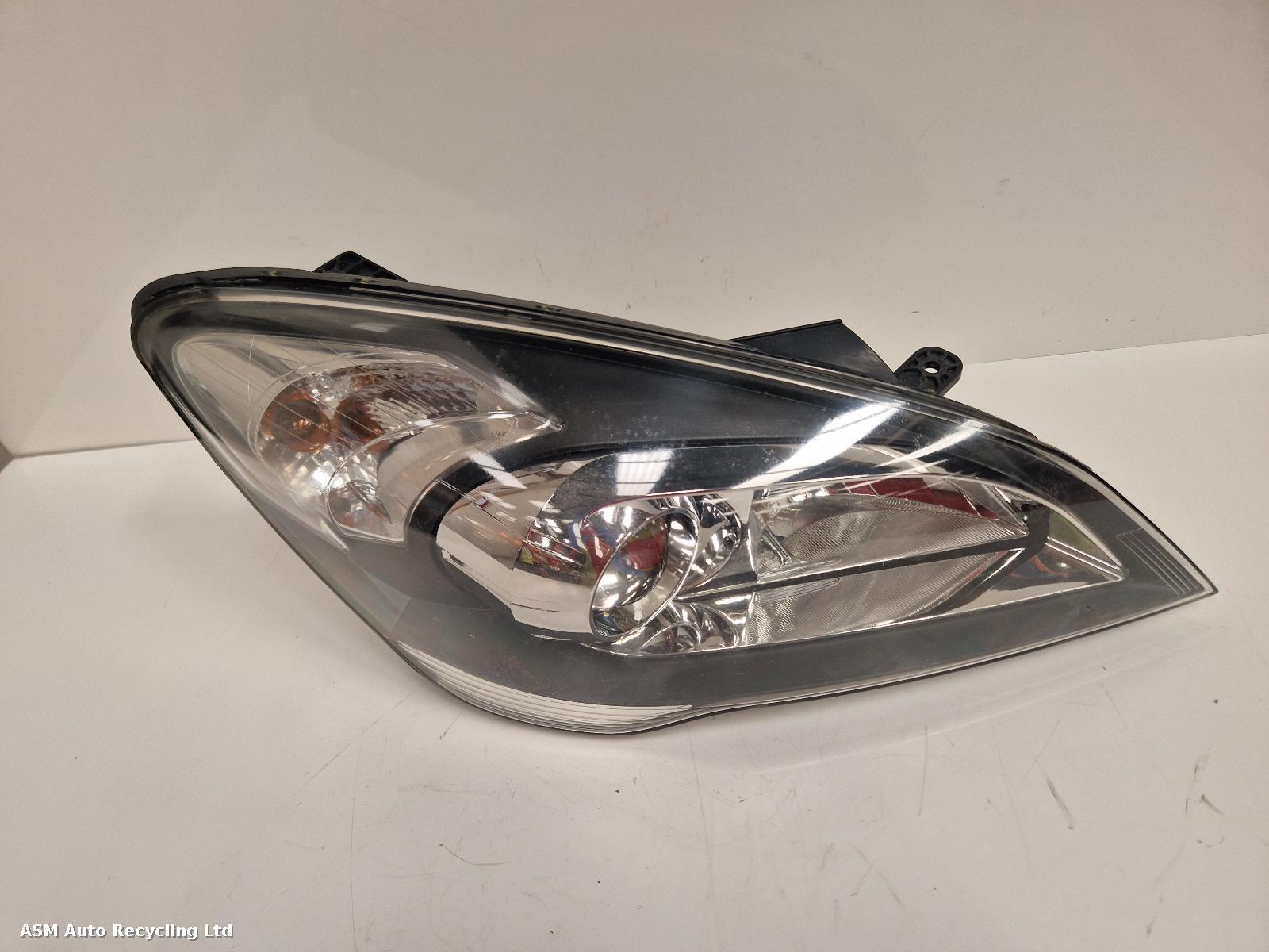 View Auto part R Headlamp Kia Ceed 2011