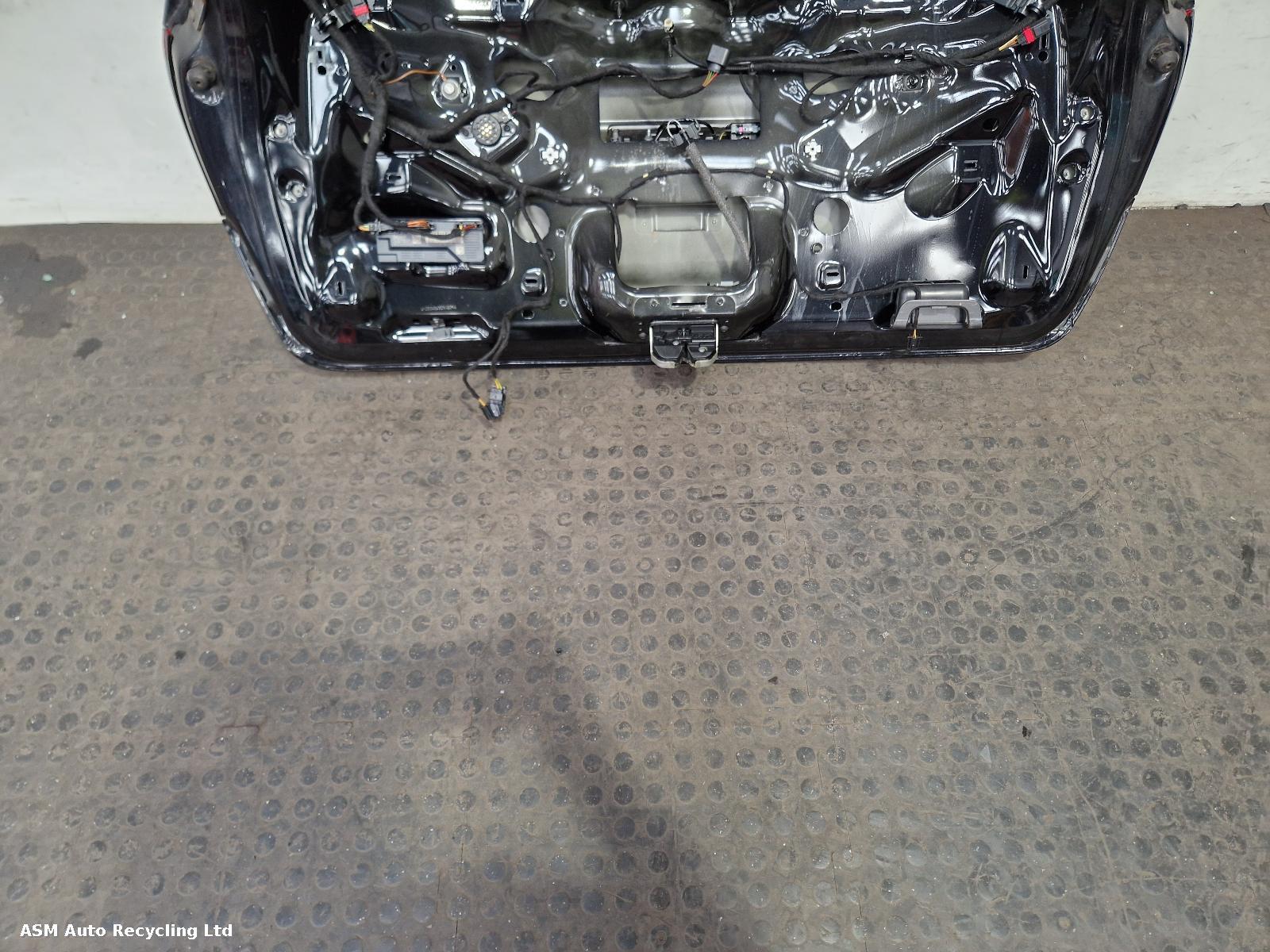 View Auto part Bootlid/Tailgate Porsche Cayenne 2010