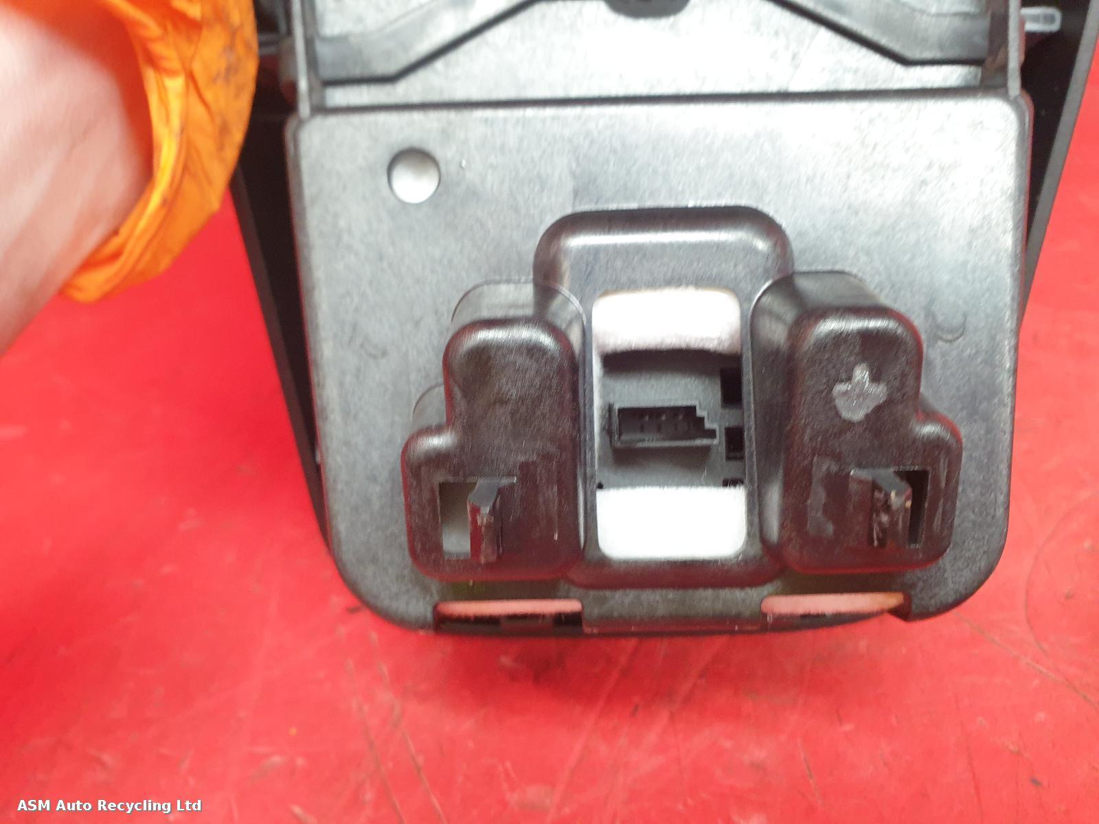 2010 Porsche Cayenne Heater/AC Controller View Auto part Heater/AC Controller Porsche Cayenne 2010