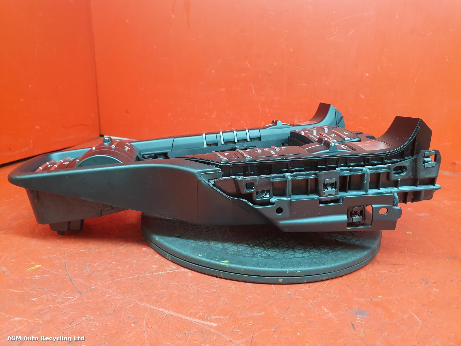2010 Porsche Cayenne Heater/AC Controller View Auto part Heater/AC Controller Porsche Cayenne 2010
