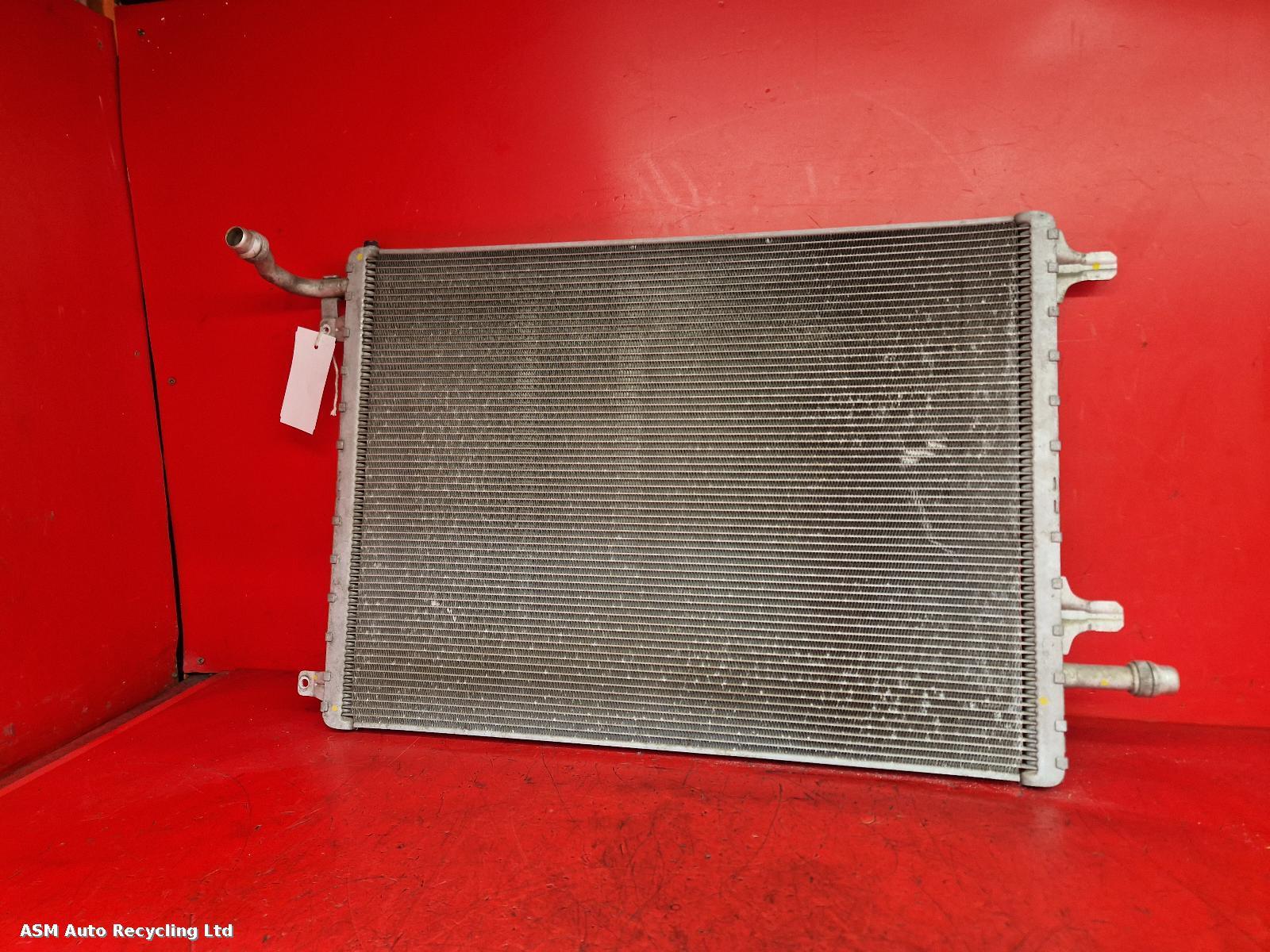 View Auto part Radiator Jaguar E Pace 2019