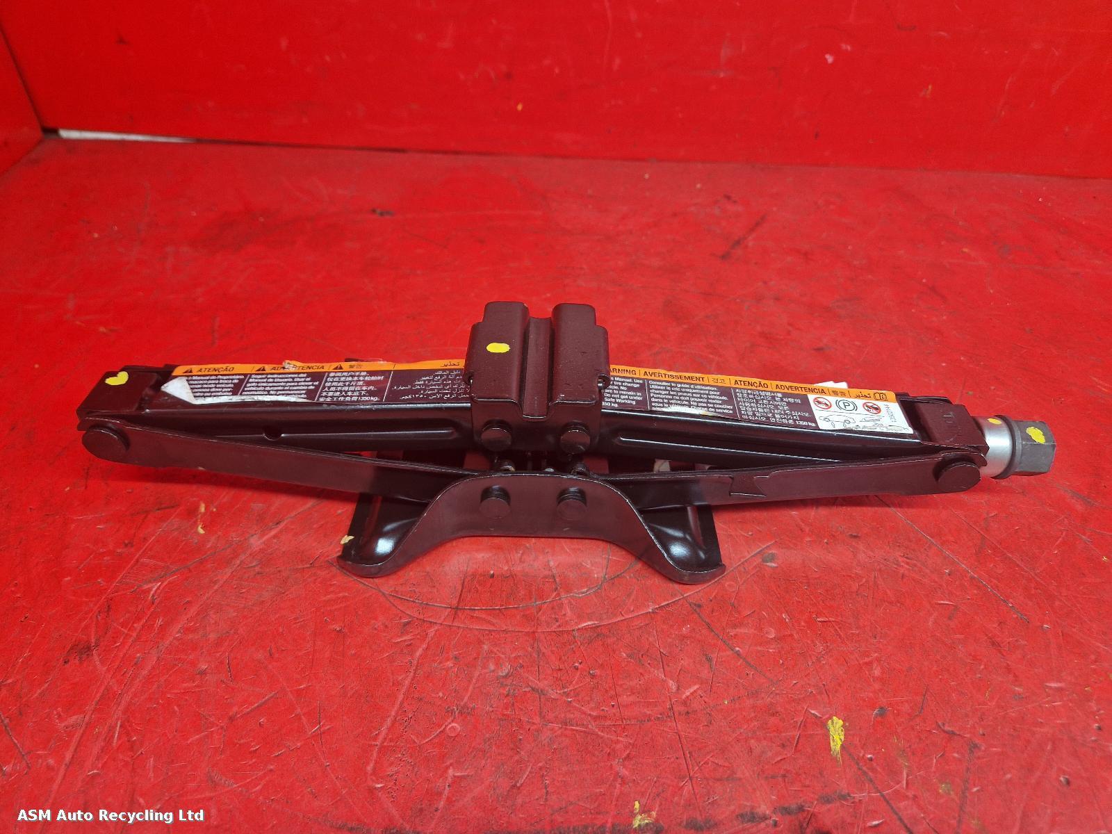 View Auto part Jack Vauxhall Insignia 2011