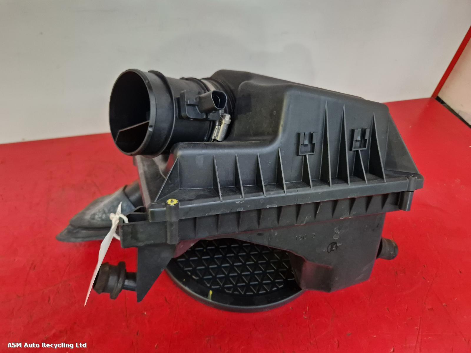 View Auto part Air Cleaner/Box Vauxhall Astra 2013