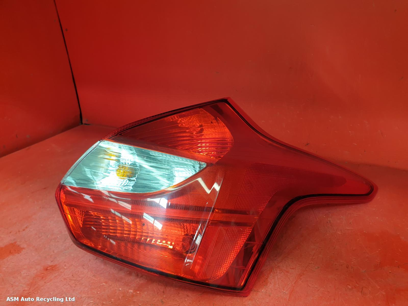 View Auto part R Taillight Ford Focus 2012