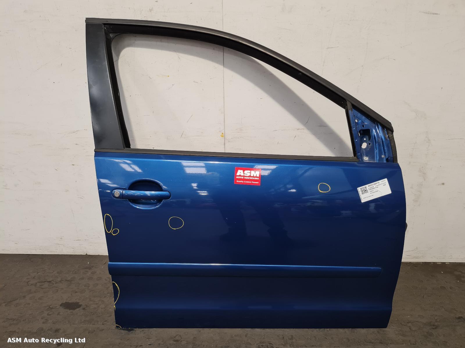 View Auto part R Front Door Volkswagen Polo 2006