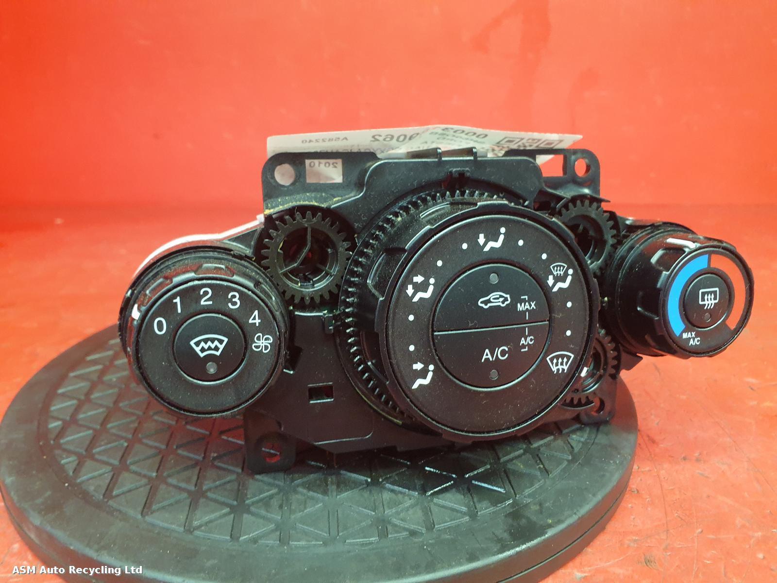 View Auto part Heater/AC Controller Ford Fiesta 2010