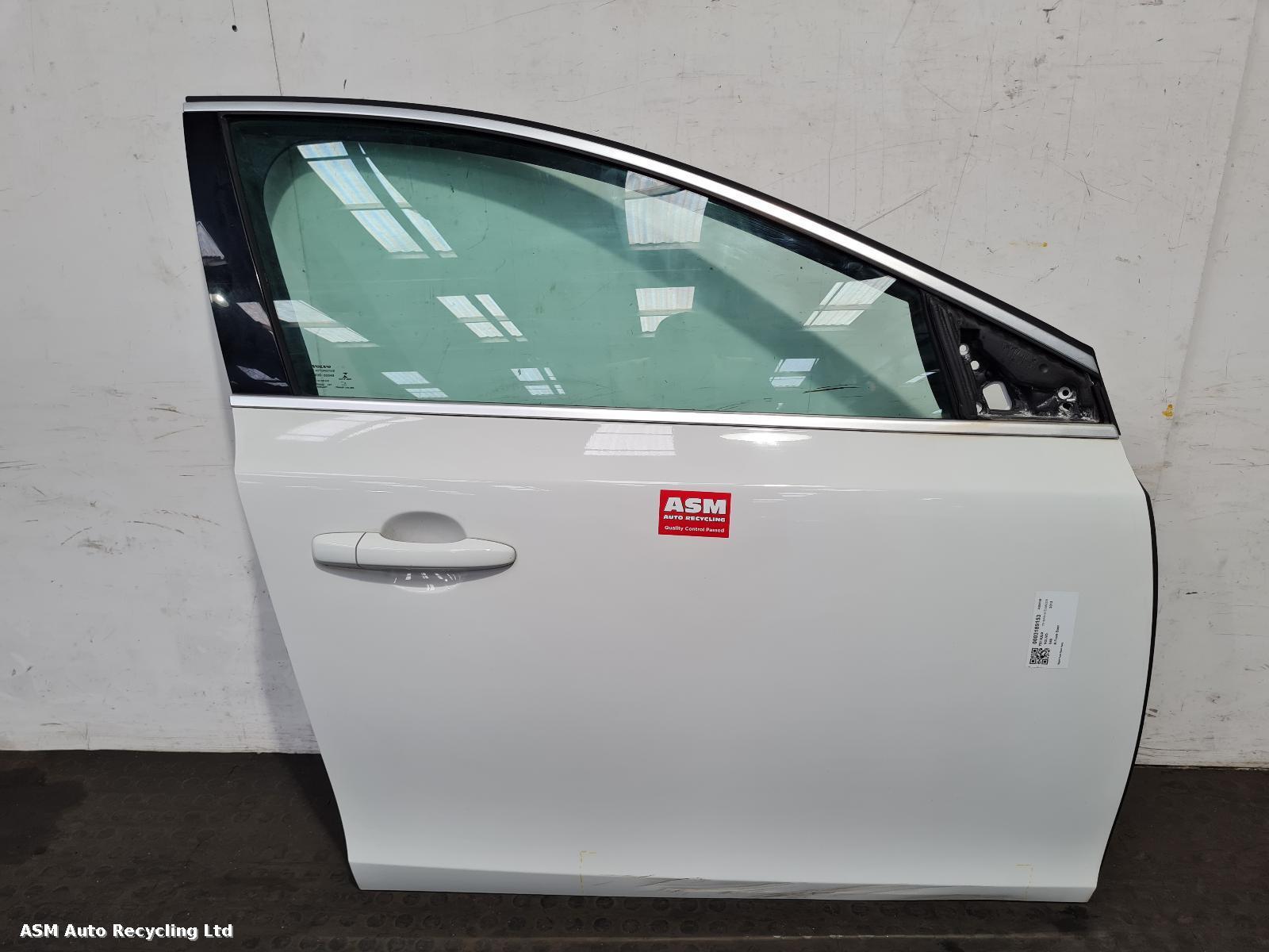 View Auto part R Front Door Volvo V40 2013