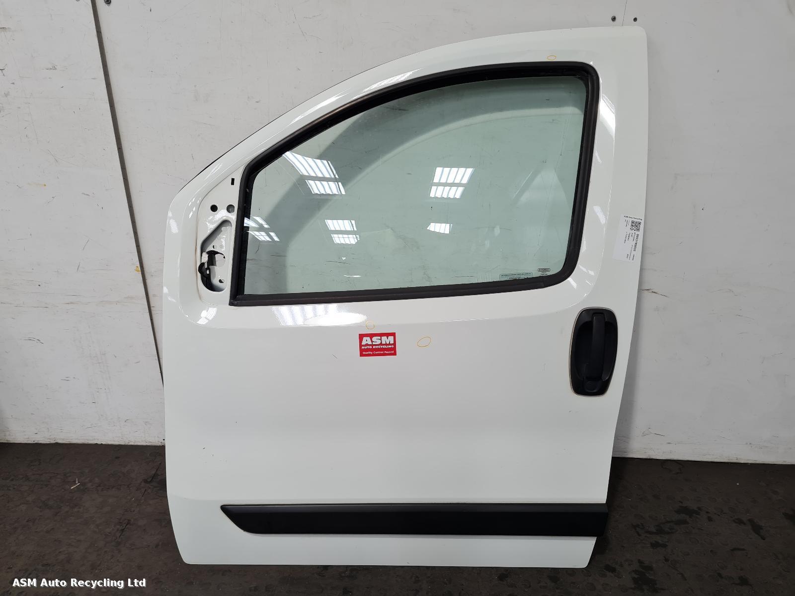 View Auto part L Front Door Fiat Fiorino 2014