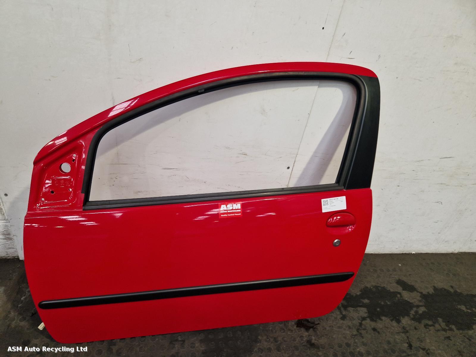 View Auto part L Front Door Peugeot 107 2009