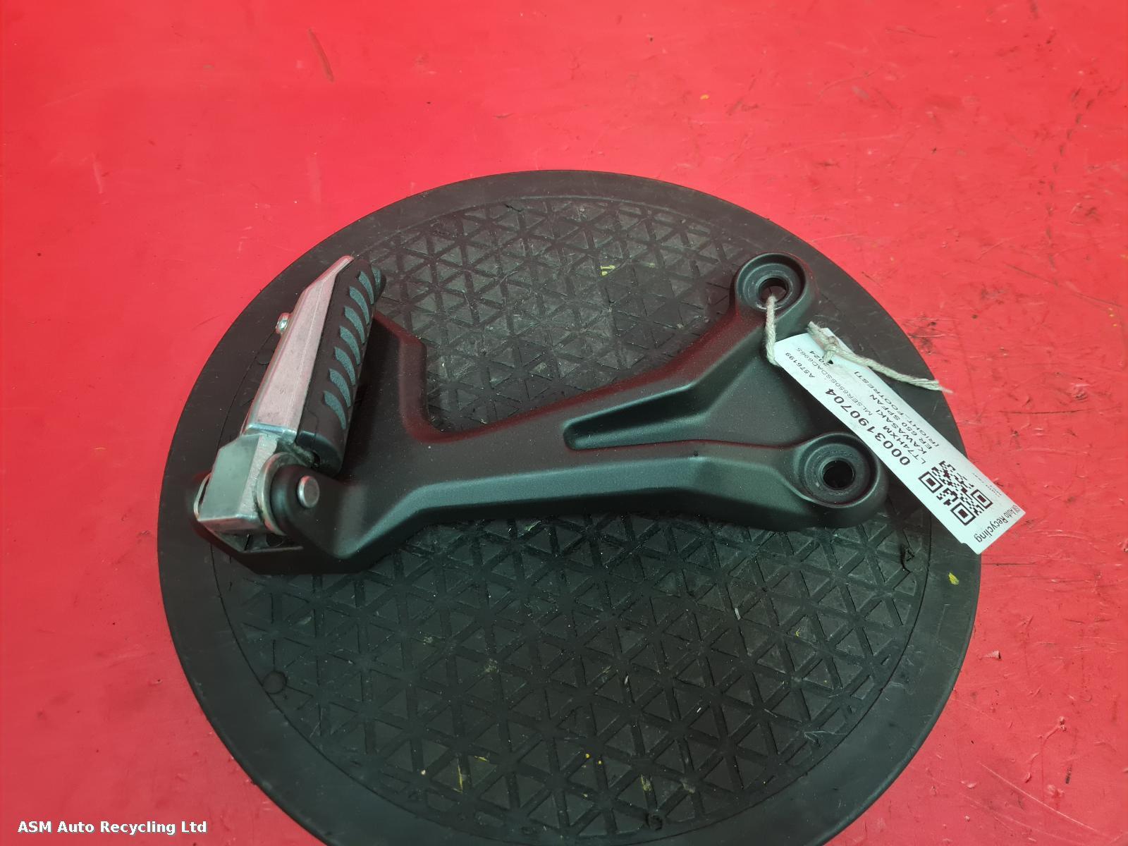 View Auto part Right Footrest Kawasaki Er 650 Ssfan 2024