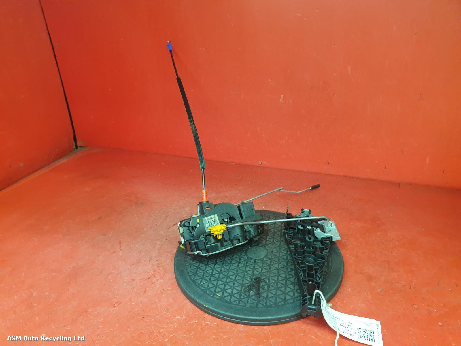 View Auto part Door Lock Assembly Vauxhall Zafira 2012