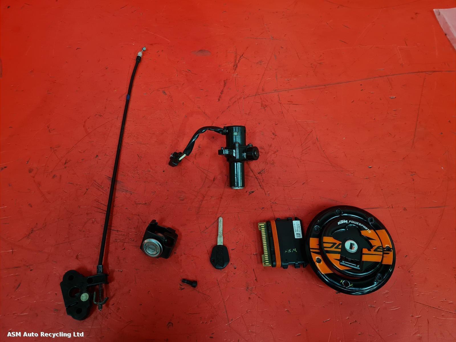 View Auto part Comp.Lock Set + Keys Ktm 125 Duke 2019