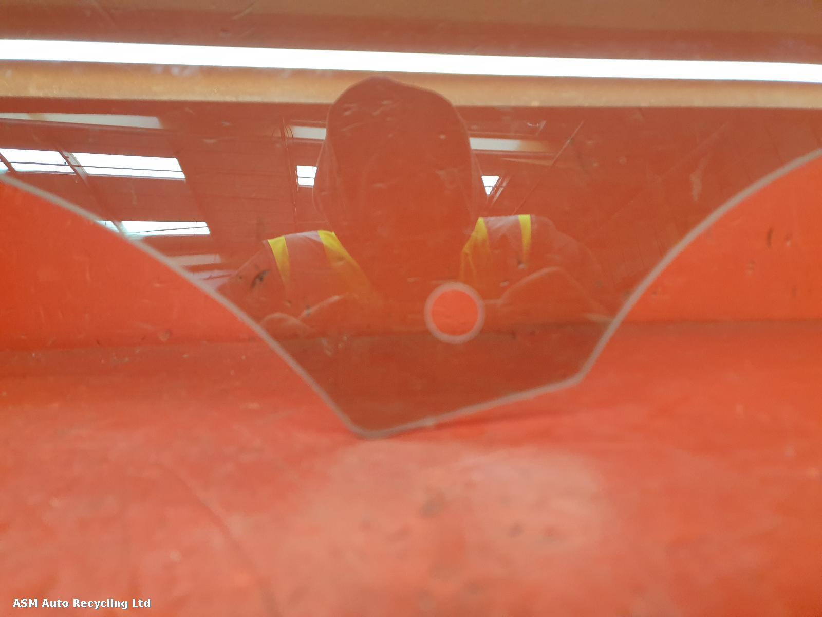 View Auto part RF Door Window Ford Focus 2012