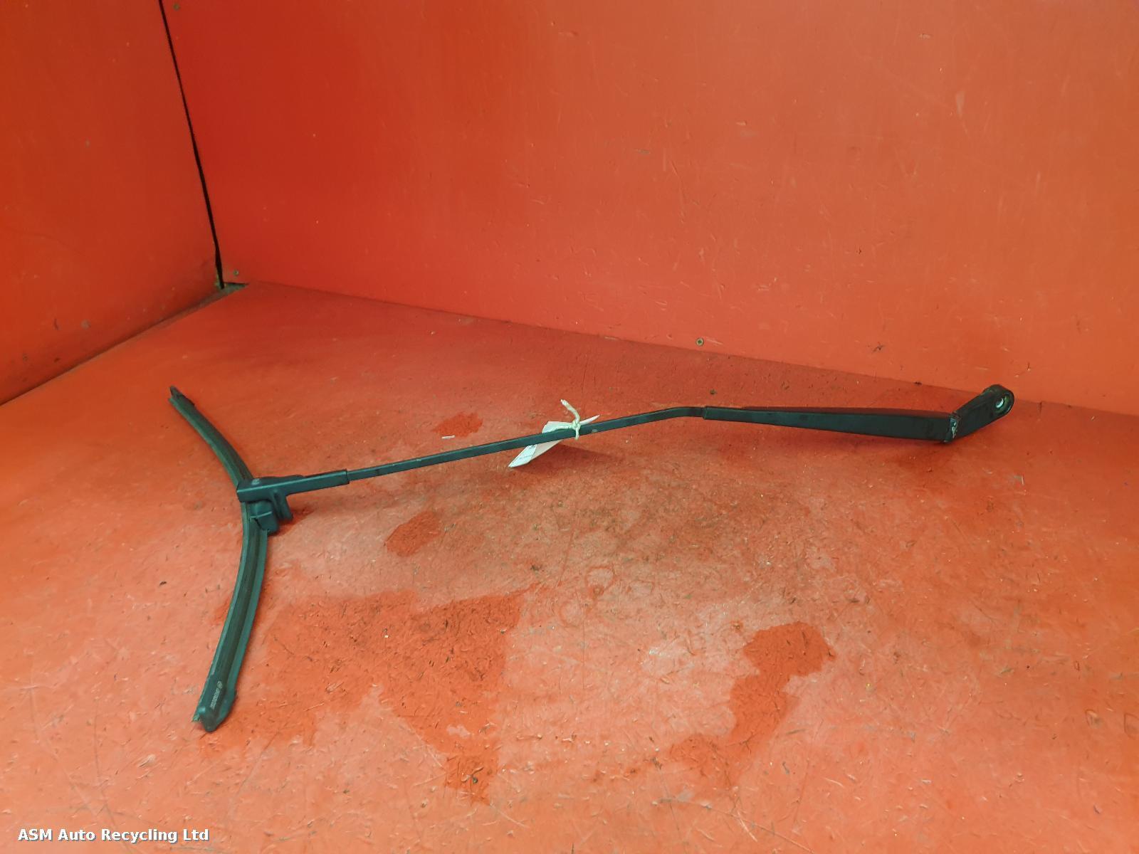 View Auto part Wiper Arm Volkswagen Polo 2004