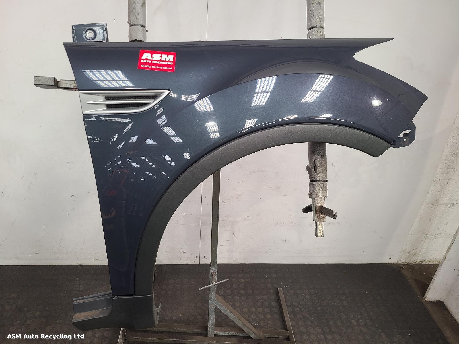 View Auto part R Wing Ford Kuga 2011