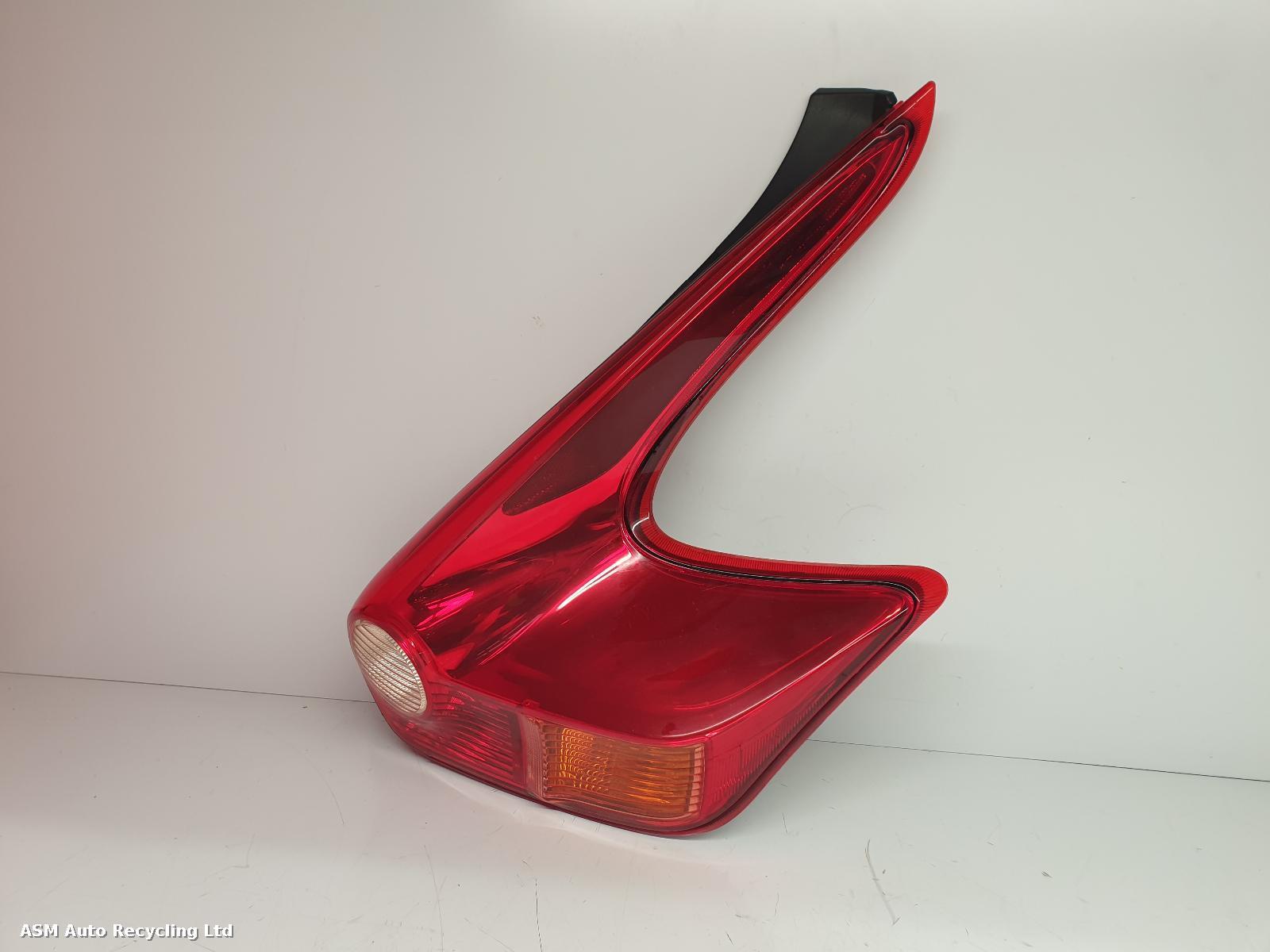 View Auto part R Taillight Nissan Juke 2010