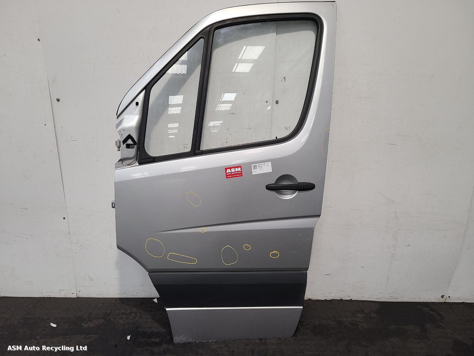 View Auto part L Front Door Mercedes Sprinter 2008
