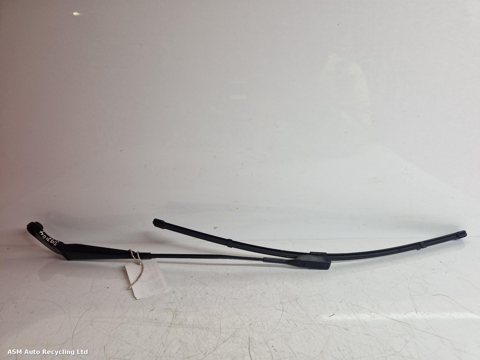 View Auto part Wiper Arm Audi A4 2015