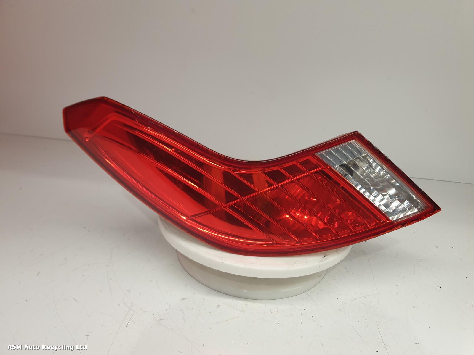 View Auto part R Taillight Ford Focus 2007