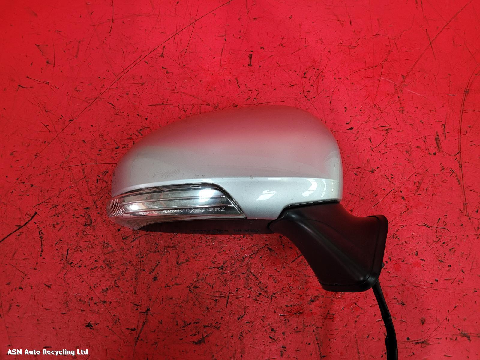 View Auto part R Door Mirror Toyota Prius 2014